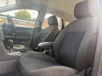 FORD FOCUS 1.6 Zetec Climate Hatchback 5dr Petrol Automatic (184 g/km, 99 b