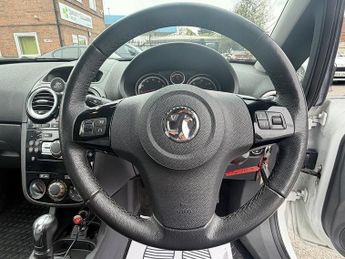 VAUXHALL CORSA 1.4 16V SE Hatchback 3dr Petrol Auto Euro 5 (100 ps)