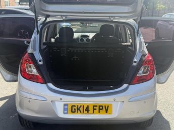 VAUXHALL CORSA 1.4 16V Design Hatchback 5dr Petrol Auto Euro 5 (A/C) (100 ps)