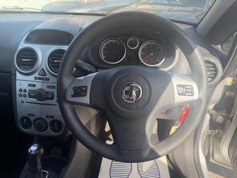 VAUXHALL CORSA 1.4 16V Design Hatchback 5dr Petrol Auto Euro 5 (A/C) (100 ps)