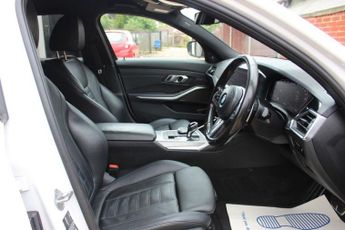BMW 3 SERIES 3.0 M340i MHT Saloon 4dr Petrol Hybrid Auto xDrive Euro 6 (s/s) 