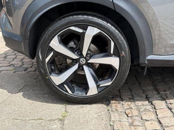NISSAN JUKE 1.0 DIG-T Tekna SUV 5dr Petrol DCT Auto Euro 6 (s/s) (114 ps)