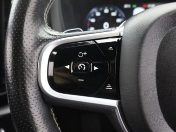 VOLVO XC60 2.0 D4 R-Design SUV 5dr Diesel Auto AWD Euro 6 (s/s) (190 ps)