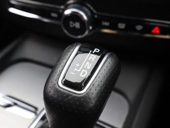 VOLVO XC60 2.0 D4 R-Design SUV 5dr Diesel Auto AWD Euro 6 (s/s) (190 ps)