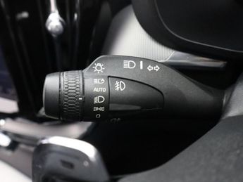 VOLVO XC60 2.0 D4 R-Design SUV 5dr Diesel Auto AWD Euro 6 (s/s) (190 ps)