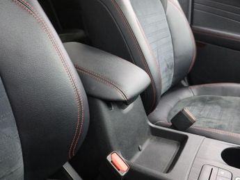 FORD KUGA 2.5 EcoBoost Duratec 14.4kWh ST-Line SUV 5dr Petrol Plug-in Hybr