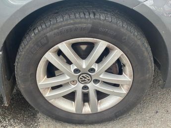 VOLKSWAGEN TOURAN 1.6 TDI SE MPV 5dr Diesel Manual Euro 5 (105 ps)