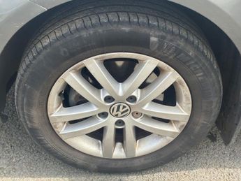 VOLKSWAGEN TOURAN 1.6 TDI SE MPV 5dr Diesel Manual Euro 5 (105 ps)