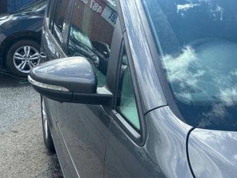 VOLKSWAGEN TOURAN 1.6 TDI SE MPV 5dr Diesel Manual Euro 5 (105 ps)