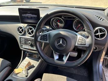 MERCEDES-BENZ A-CLASS 1.6 A200 AMG Line (Premium Plus) Hatchback 5dr Petrol 7G-DCT Eur