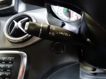 MERCEDES-BENZ GLA 2.1 GLA200d AMG Line SUV 5dr Diesel 7G-DCT Euro 6 (s/s) (136 ps)