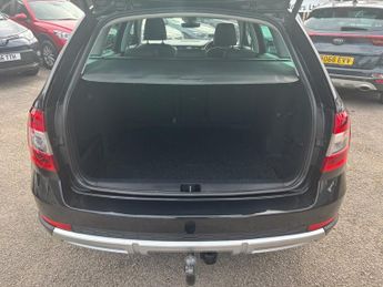 SKODA OCTAVIA 2.0 TDI Scout Estate 5dr Diesel DSG 4WD Auto Euro 6 (s/s) (150 p