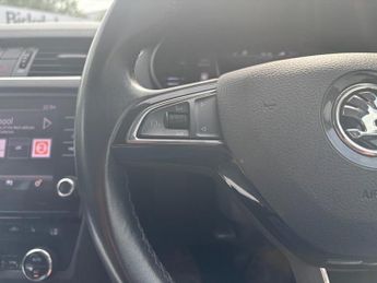 SKODA OCTAVIA 2.0 TDI Scout Estate 5dr Diesel DSG 4WD Auto Euro 6 (s/s) (150 p