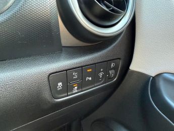 HYUNDAI KONA 64kWh Ultimate SUV 5dr Electric Auto (10.5kW Charger) (204 ps)