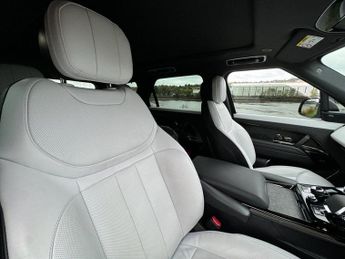 LAND ROVER RANGE ROVER SPORT 3.0 D300 MHEV Dynamic SE SUV 5dr Diesel Auto 4WD Euro 6 (s/s) (3