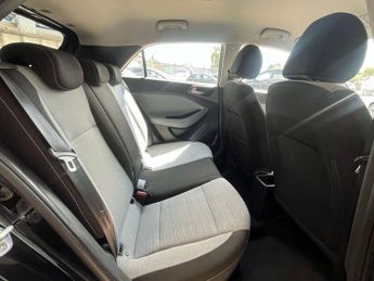 HYUNDAI I20 1.4 SE Hatchback 5dr Petrol Auto Euro 6 (100 ps)