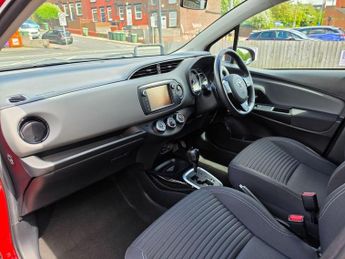 TOYOTA YARIS 1.33 Dual VVT-i Design Hatchback 5dr Petrol Multidrive S Euro 6 