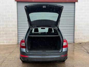 SKODA OCTAVIA 1.6 TDI S Estate 5dr Diesel Manual Euro 5 (s/s) (105 ps)