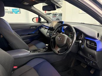 TOYOTA C-HR 1.8 VVT-h Dynamic SUV 5dr Petrol Hybrid CVT Euro 6 (s/s) (122 ps