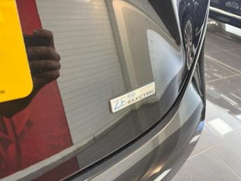 RENAULT ZOE R135 52kWh GT Line Hatchback 5dr Electric Auto (i, Rapid Charge)