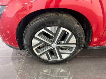HYUNDAI KONA 64kWh Premium SUV 5dr Electric Auto (10.5kW Charger) (204 ps)