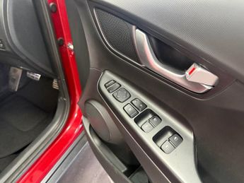 HYUNDAI KONA 64kWh Premium SUV 5dr Electric Auto (10.5kW Charger) (204 ps)
