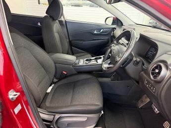 HYUNDAI KONA 64kWh Premium SUV 5dr Electric Auto (10.5kW Charger) (204 ps)
