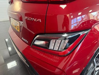 HYUNDAI KONA 64kWh Premium SUV 5dr Electric Auto (10.5kW Charger) (204 ps)