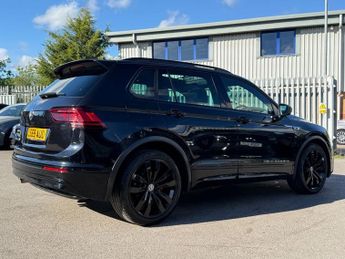 VOLKSWAGEN TIGUAN 2.0 TDI R-Line Tech SUV 5dr Diesel DSG Euro 6 (s/s) (150 ps)