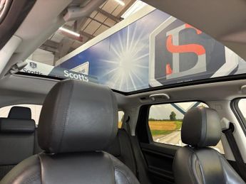 LAND ROVER DISCOVERY SPORT 2.0 TD4 SE Tech SUV 5 Door Diesel Automatic Black 4WD Euro 6 1 F