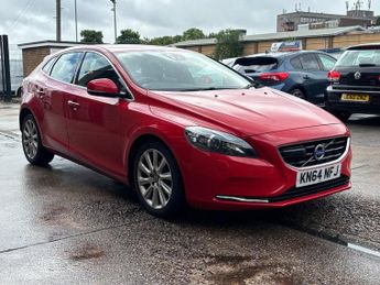 Volvo V40 1.6 D2 SE Lux Nav Hatchback 5 Door Diesel Manual Red Low Tax