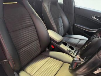MERCEDES-BENZ CLA 2.1 CLA220d AMG Line Coupe 4dr Diesel 7G-DCT Euro 6 (s/s) (177 p