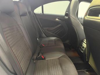 MERCEDES-BENZ CLA 2.1 CLA220d AMG Line Coupe 4dr Diesel 7G-DCT Euro 6 (s/s) (177 p