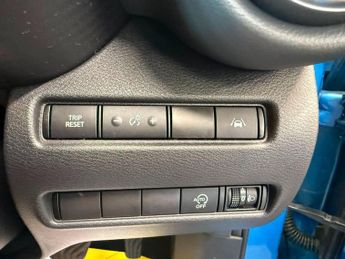 NISSAN JUKE 1.0 DIG-T N-Connecta SUV 5dr Petrol DCT Auto Euro 6 (s/s) (114 p