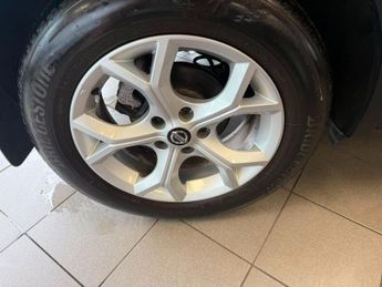NISSAN JUKE 1.0 DIG-T N-Connecta SUV 5dr Petrol DCT Auto Euro 6 (s/s) (114 p