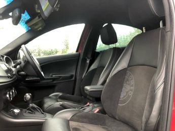 ALFA ROMEO GIULIETTA 2.0 JTDM-2 SPORTIVA NAV TCT 5d 175 BHP