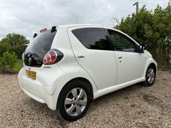 TOYOTA AYGO 1.0 VVT-i Go Hatchback 5dr Petrol Manual Euro 5 (67 ps)
