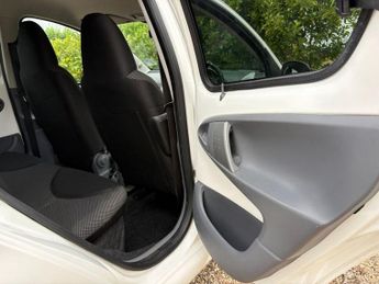 TOYOTA AYGO 1.0 VVT-i Go Hatchback 5dr Petrol Manual Euro 5 (67 ps)