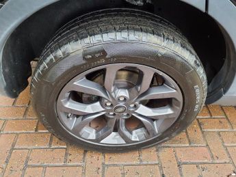 LAND ROVER DISCOVERY SPORT 2.0 TD4 Landmark SUV 5dr Diesel Auto 4WD Euro 6 (s/s) (180 ps)