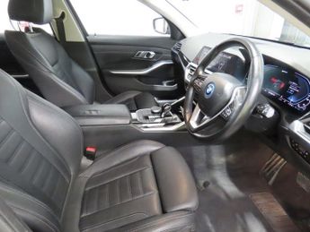 BMW 3 SERIES 2.0 330e 12kWh Sport Pro Touring 5dr Petrol Plug-in Hybrid Auto 