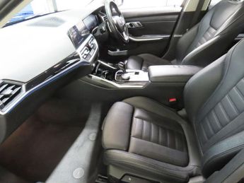 BMW 3 SERIES 2.0 330e 12kWh Sport Pro Touring 5dr Petrol Plug-in Hybrid Auto 