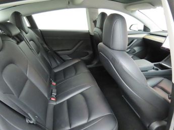 TESLA Model 3 Standard Range Plus Saloon 4dr Electric Auto RWD (241 bhp)