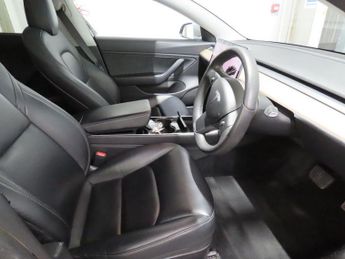 TESLA Model 3 Standard Range Plus Saloon 4dr Electric Auto RWD (241 bhp)