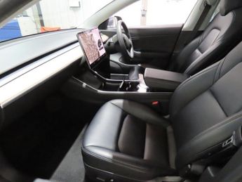TESLA Model 3 Standard Range Plus Saloon 4dr Electric Auto RWD (241 bhp)