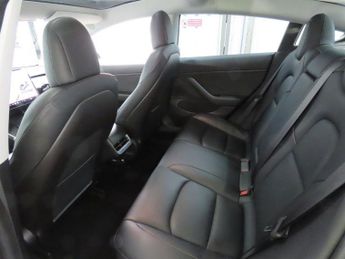 TESLA Model 3 Standard Range Plus Saloon 4dr Electric Auto RWD (241 bhp)