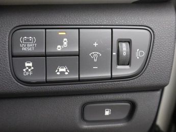 KIA NIRO 1.6h GDi First Edition SUV 5dr Petrol Hybrid DCT Euro 6 (s/s) (1