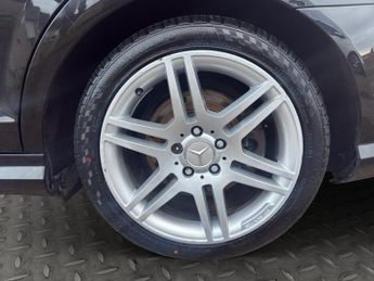 MERCEDES-BENZ C CLASS 3.0 C320 CDI V6 Sport Estate 5dr Diesel G-Tronic Euro 4 (224 ps)