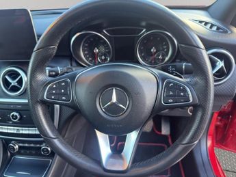 MERCEDES-BENZ A-CLASS 1.6 A200 Sport (Premium Plus) Hatchback 5dr Petrol 7G-DCT Euro 6