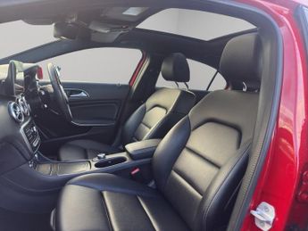 MERCEDES-BENZ A-CLASS 1.6 A200 Sport (Premium Plus) Hatchback 5dr Petrol 7G-DCT Euro 6