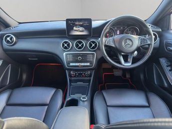 MERCEDES-BENZ A-CLASS 1.6 A200 Sport (Premium Plus) Hatchback 5dr Petrol 7G-DCT Euro 6